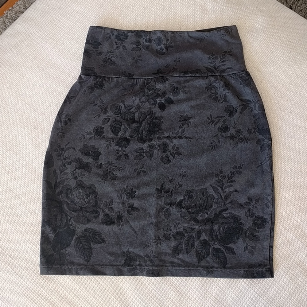 Talula gray/charcoal floral bodycon skirt
